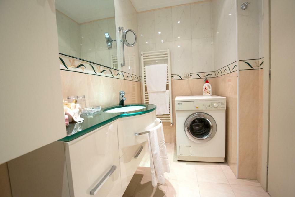 Aparthotel England リッチョーネ エクステリア 写真